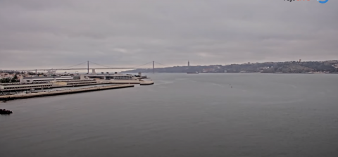 Вид с веб-камеры: Лиссабонский морской порт и башня Белен, Лиссабон