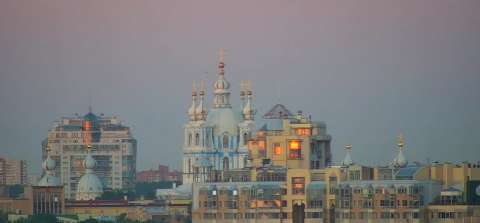 Vista dalla telecamera di Petrovskaya Embankment, San Pietroburgo